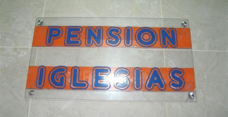 Pensión Iglesias Zaragoza Bagian luar foto