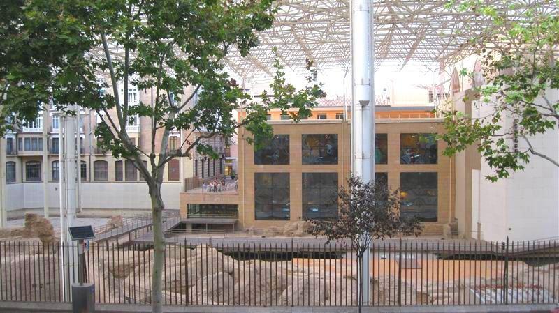 Pensión Iglesias Zaragoza Bagian luar foto